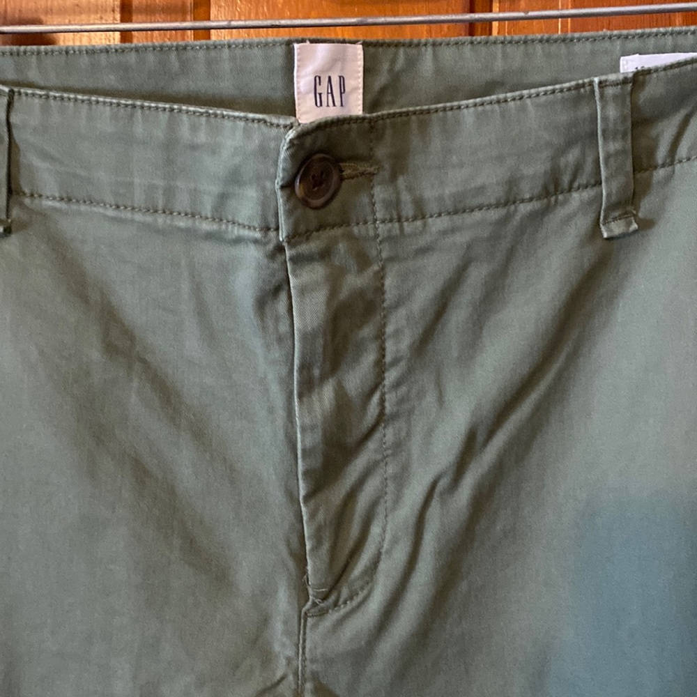 Gap girlfriend Khakis
